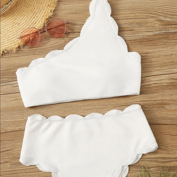 SHEIN Other - Ruffle One Shoulder Bikini
